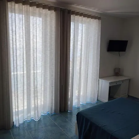 Karol * מרינה די קמרוטה